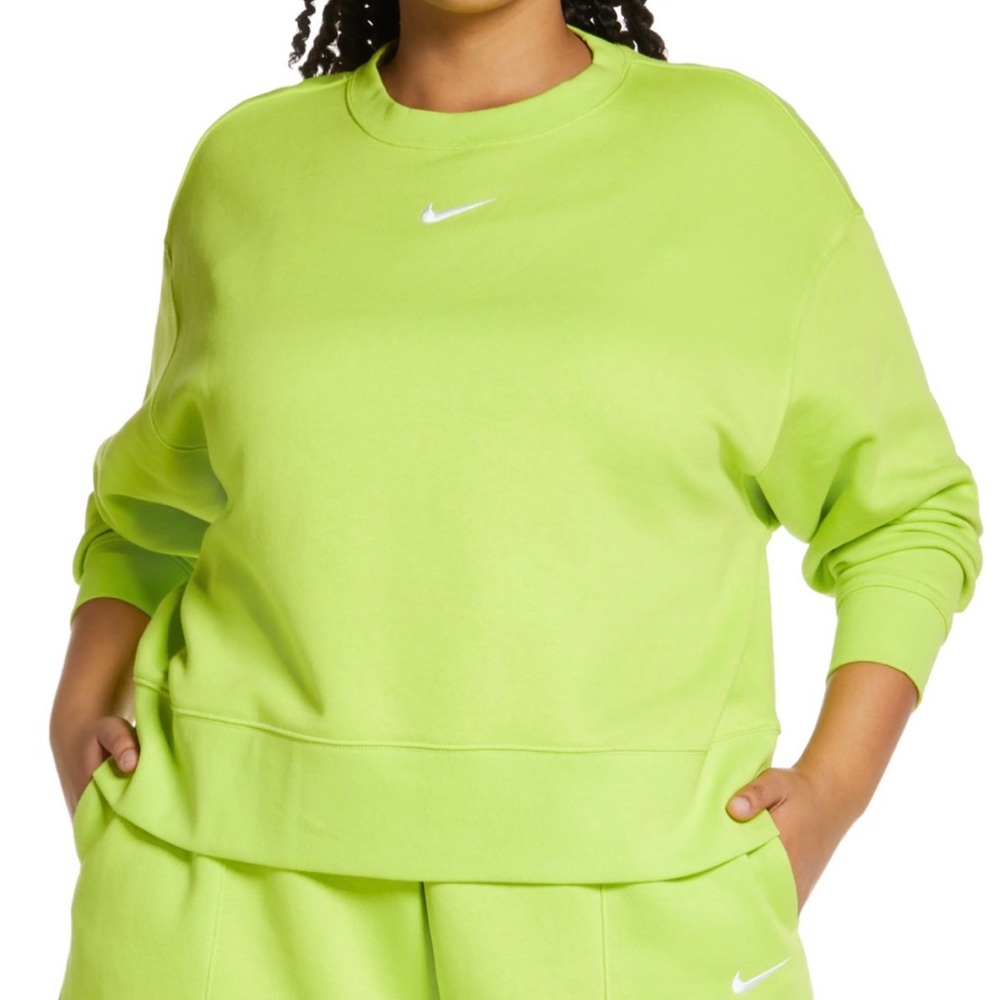 NWT Nike Essential Crewneck Sweatshirt